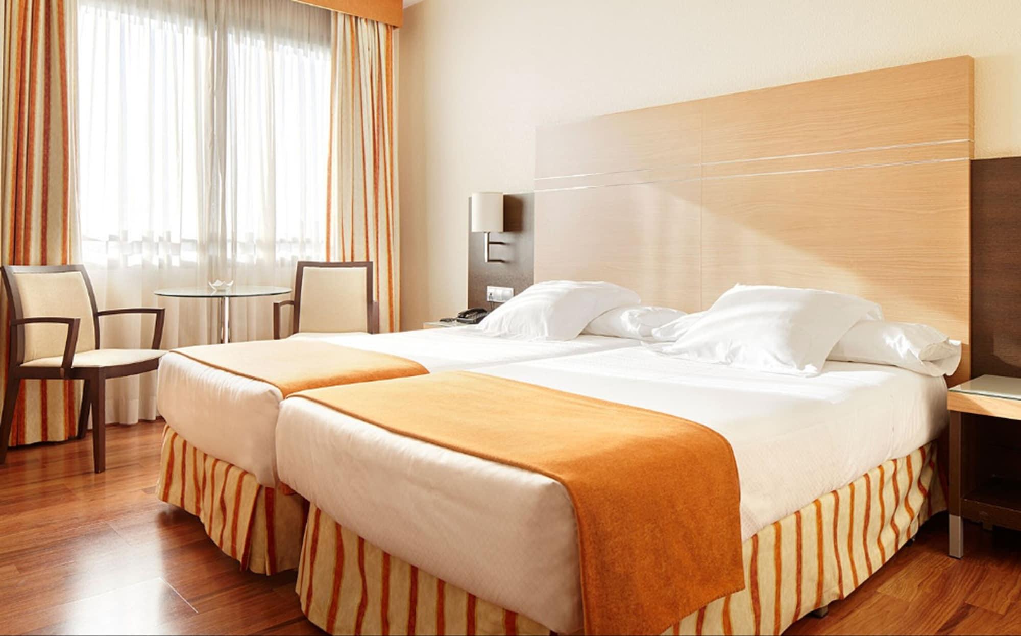 Hotel Blanca De Navarra Памплона Екстер'єр фото