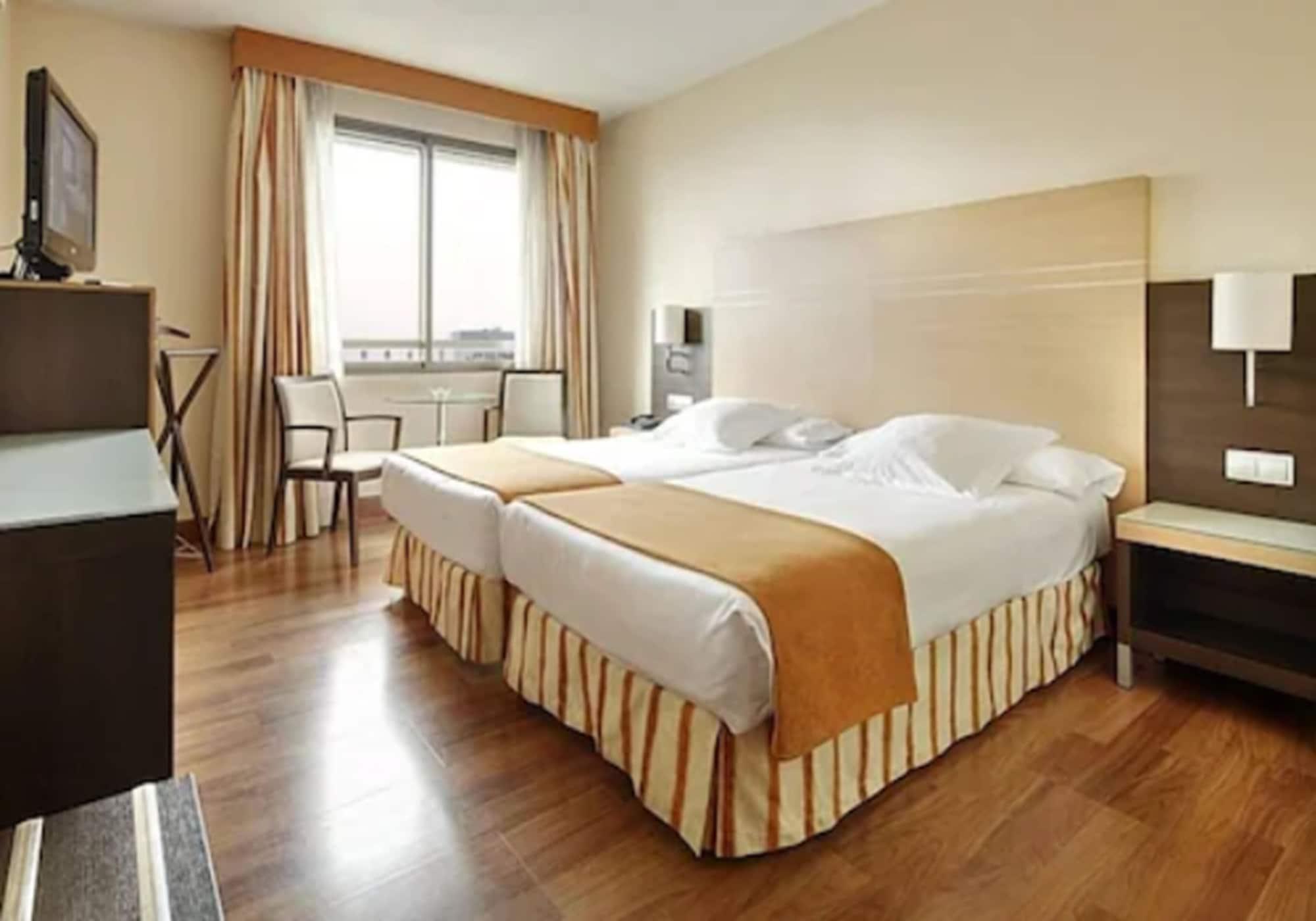Hotel Blanca De Navarra Памплона Екстер'єр фото