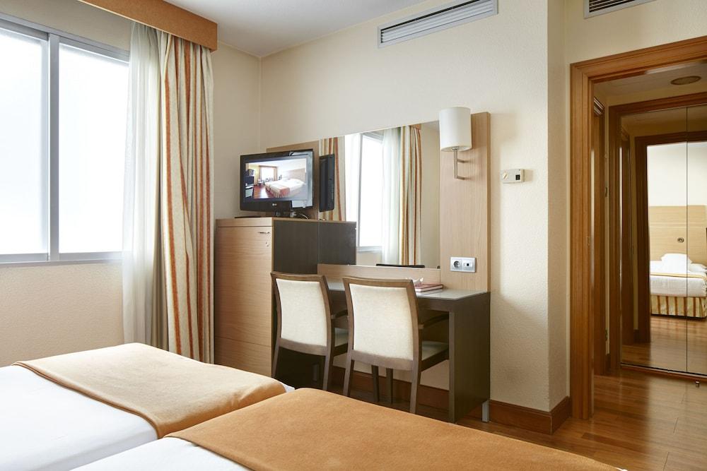 Hotel Blanca De Navarra Памплона Екстер'єр фото