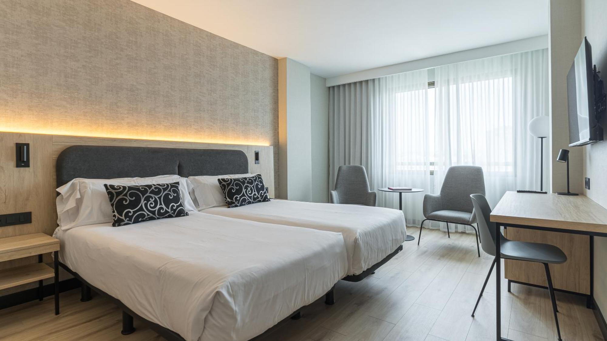 Hotel Blanca De Navarra Памплона Екстер'єр фото